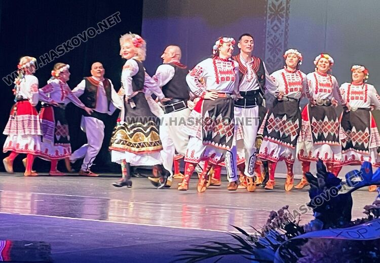 Кърджали празнува с &bdquo;Пъстро хоро&ldquo;: 15 г. съхранени традиции и международно признание