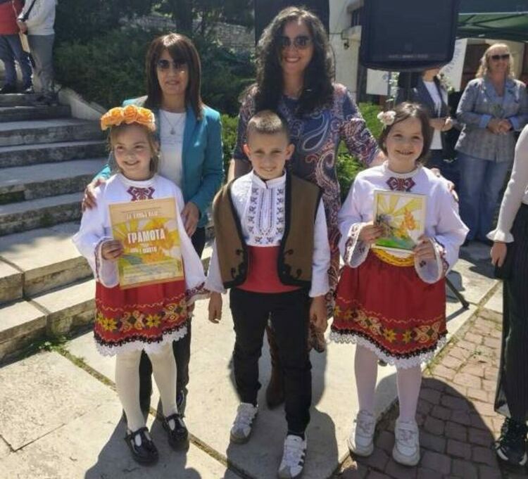 Първокласници от Смолян завюваха първо място на Националния ученически празник "За хляба наш"