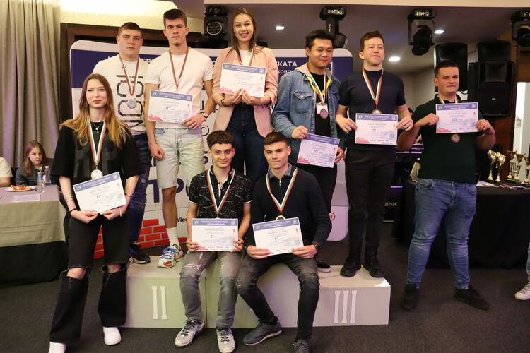 Геодезистите на &bdquo;царската гимназия&ldquo; са № 1 в страната