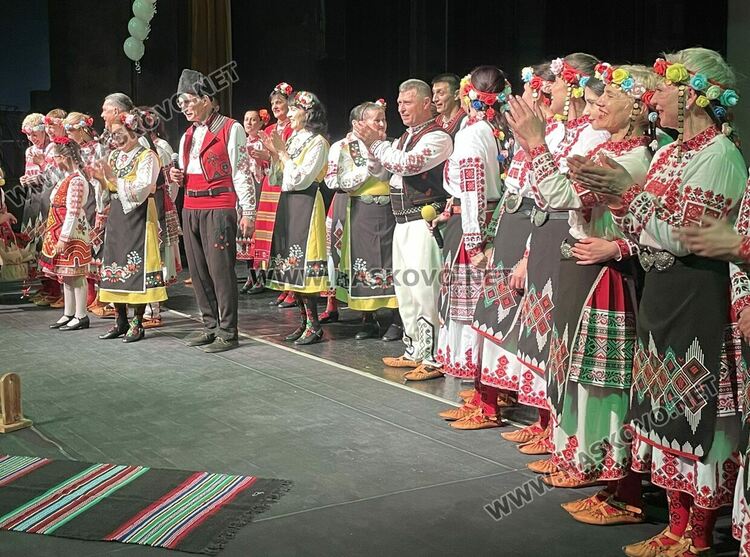 Кърджали празнува с &bdquo;Пъстро хоро&ldquo;: 15 г. съхранени традиции и международно признание