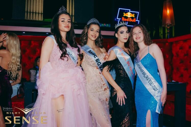 Таня Георгиева бе коронясана за &bdquo;Мис България Хасково&ldquo; на бляскава церемония