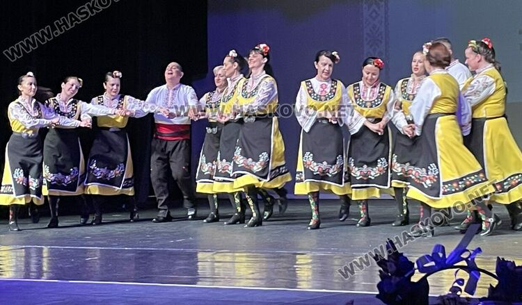 Кърджали празнува с &bdquo;Пъстро хоро&ldquo;: 15 г. съхранени традиции и международно признание