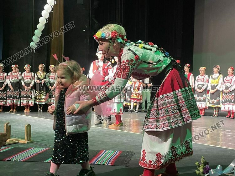 Кърджали празнува с &bdquo;Пъстро хоро&ldquo;: 15 г. съхранени традиции и международно признание