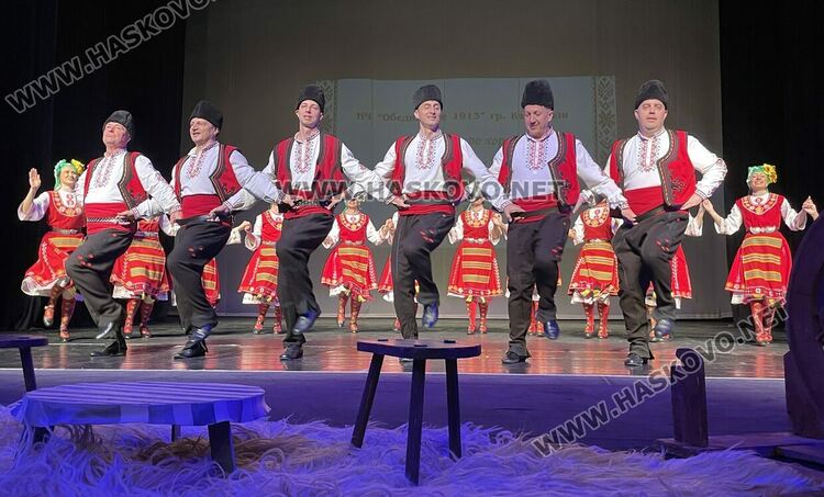 Кърджали празнува с &bdquo;Пъстро хоро&ldquo;: 15 г. съхранени традиции и международно признание