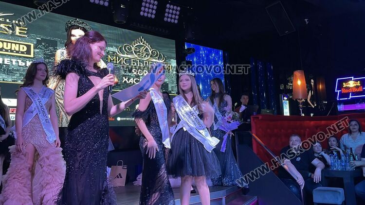 Таня Георгиева бе коронясана за &bdquo;Мис България Хасково&ldquo; на бляскава церемония