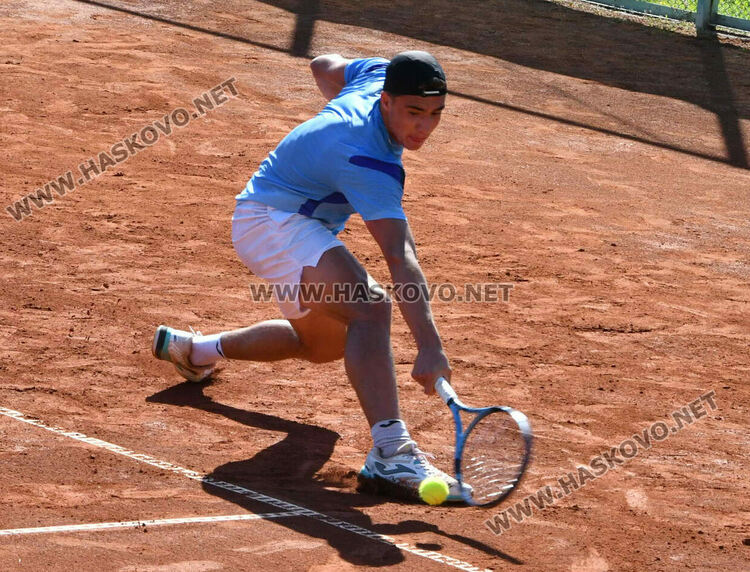 Макси Караскоса Диаз спечели тенис турнира при юношите