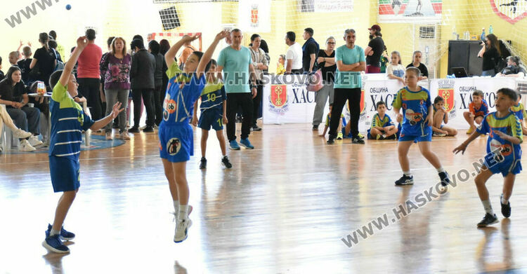 Турнир по минихандбал се проведе в Хасково