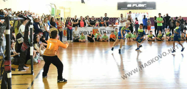 Турнир по минихандбал се проведе в Хасково