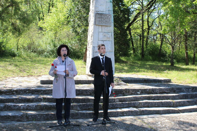 Димитровград отбеляза 67 години кончината на поета Пеньо Пенев