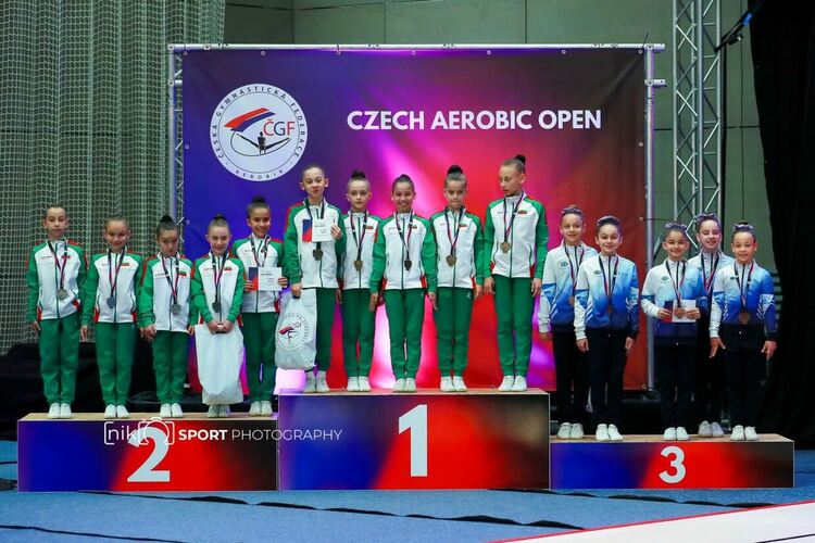 Седем медала за състезателките на &bdquo;Мега спорт&ldquo; на турнир в Чехия