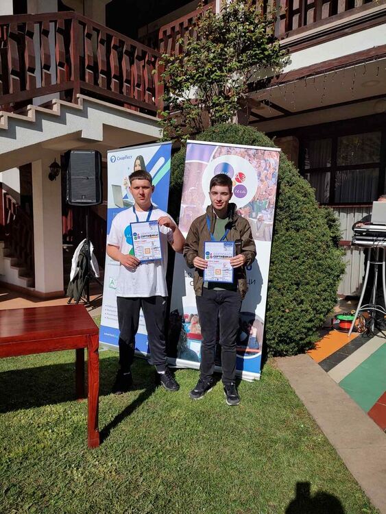 Ученици от ФСГ-Хасково за пореден път сред най-добрите на национално състезание по програмиране