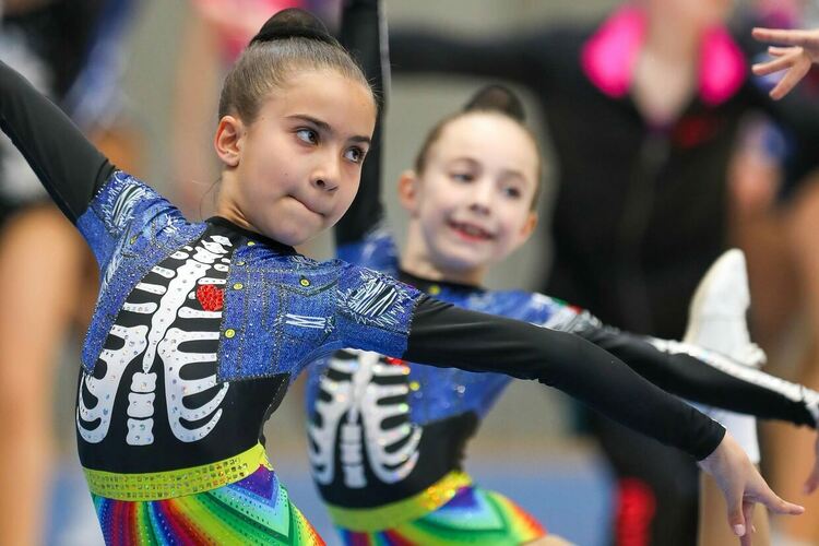 Седем медала за състезателките на &bdquo;Мега спорт&ldquo; на турнир в Чехия