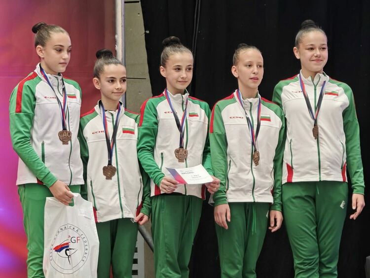 Седем медала за състезателките на &bdquo;Мега спорт&ldquo; на турнир в Чехия