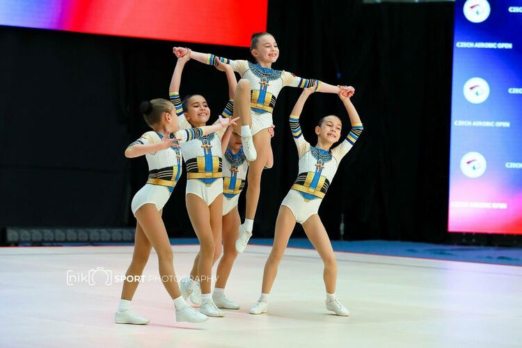 Седем медала за състезателките на &bdquo;Мега спорт&ldquo; на турнир в Чехия