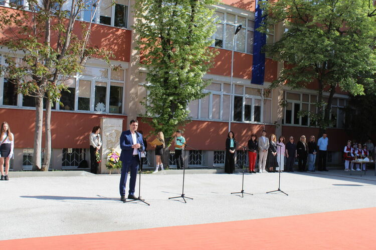 На патронния си празник Славейковци се сдобиха и със STEM център