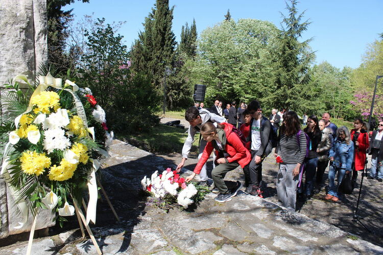 Димитровград отбеляза 67 години кончината на поета Пеньо Пенев