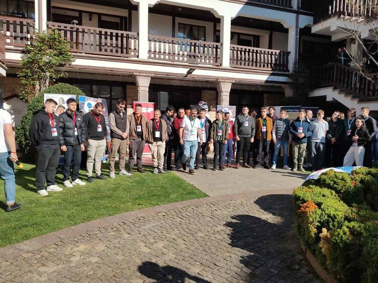 Ученици от ФСГ-Хасково за пореден път сред най-добрите на национално състезание по програмиране