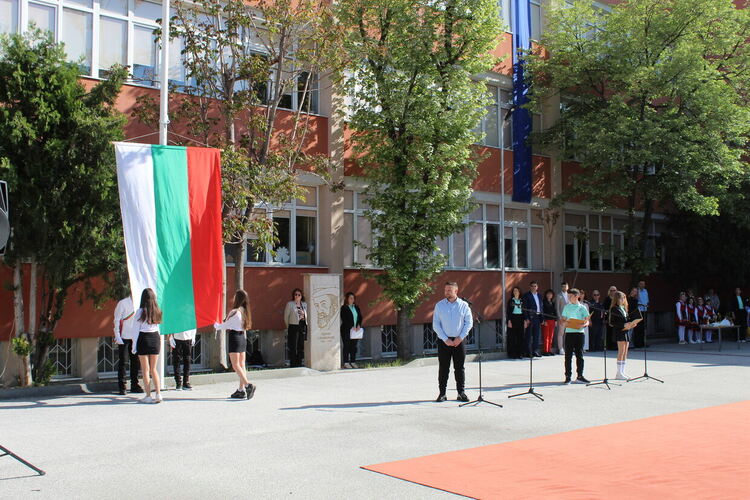 На патронния си празник Славейковци се сдобиха и със STEM център