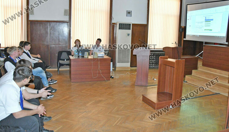 Ученици се запознаха с начина на действие на единния спешен номер 112