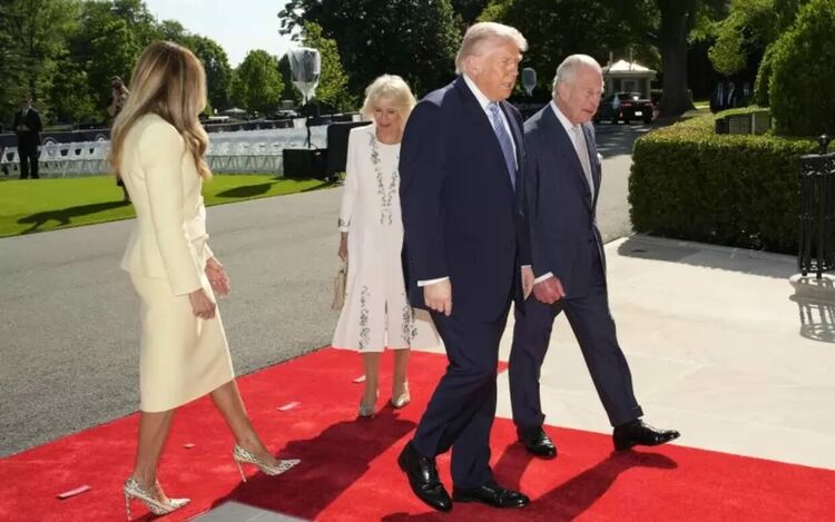 Доналд и Мелания Тръмп посрещнаха кралската двойка в Белия дом