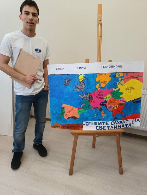 Гимназисти от ФСГ-Хасково разкриха тъмната формула на отровите в Европейската история