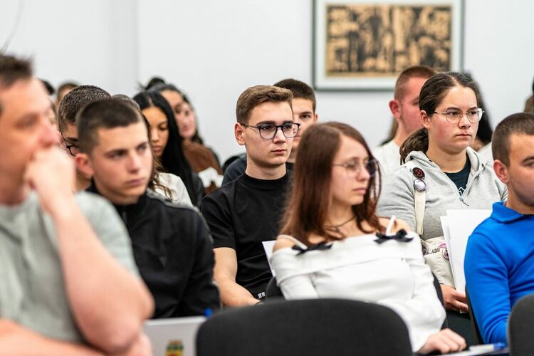 Форум "Развитие: Избери себе си. Създай бъдещето" се проведе в МКИЦ &bdquo;Европа&ldquo; &ndash; гр. Радомир 