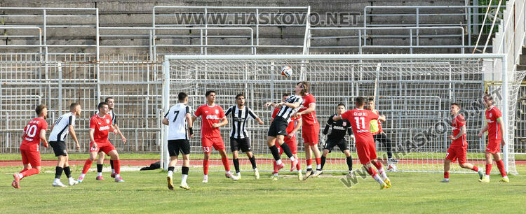 ОФК &bdquo;Хасково&ldquo; с минимален успех над &bdquo;смърфовете&ldquo; 