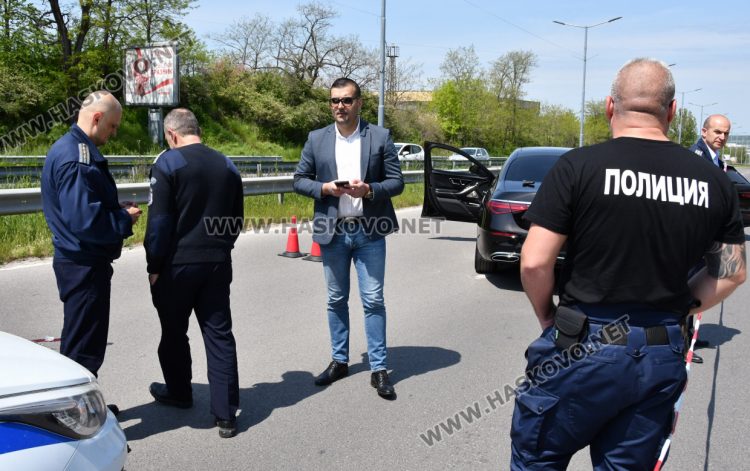 Минаващи по пътя полицаи са заловили на мястото стрелеца край Хасково