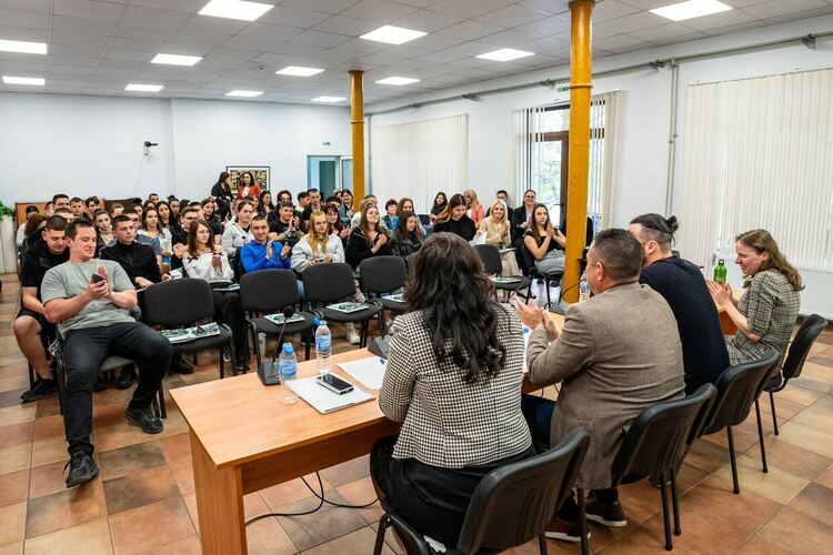 Форум "Развитие: Избери себе си. Създай бъдещето" се проведе в МКИЦ &bdquo;Европа&ldquo; &ndash; гр. Радомир 