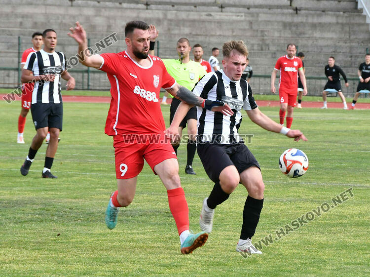 ОФК &bdquo;Хасково&ldquo; с минимален успех над &bdquo;смърфовете&ldquo; 