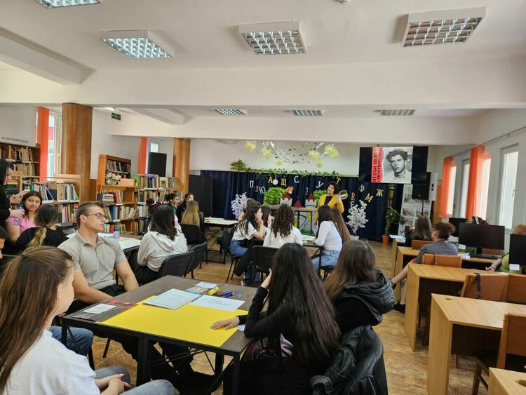 Открит урок за творчеството на Пеньо Пенев се проведе в Градската библиотека в Димитровград