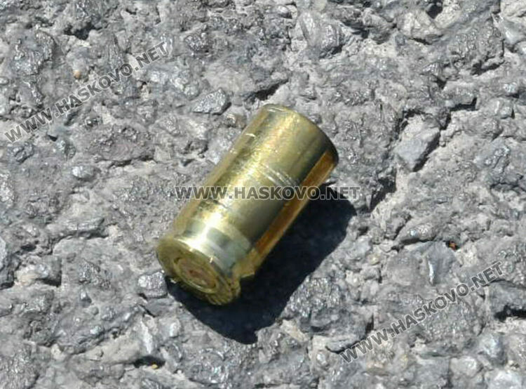 Стрелбата край Хасково заради покупко-продажба на луксозна кола