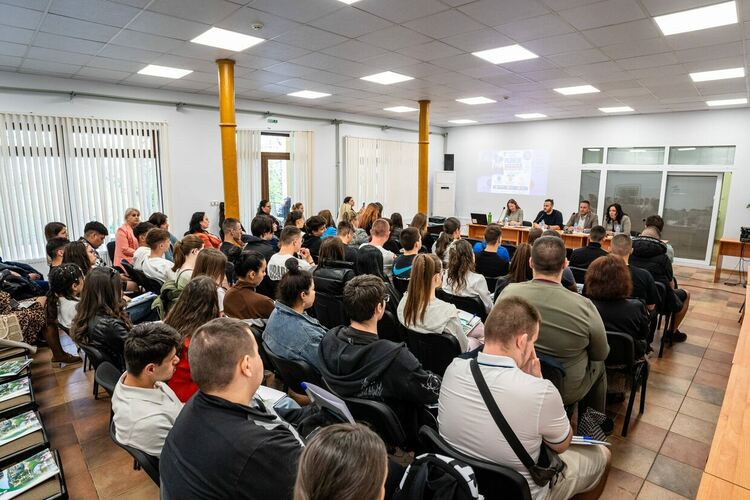 Форум "Развитие: Избери себе си. Създай бъдещето" се проведе в МКИЦ &bdquo;Европа&ldquo; &ndash; гр. Радомир 