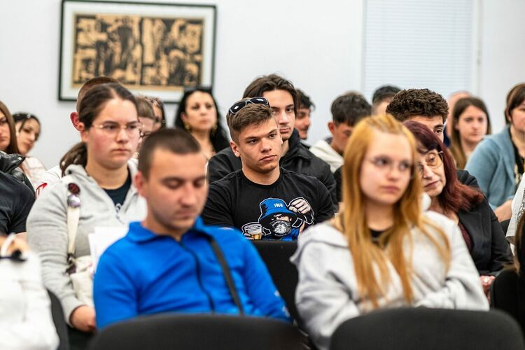 Форум "Развитие: Избери себе си. Създай бъдещето" се проведе в МКИЦ &bdquo;Европа&ldquo; &ndash; гр. Радомир 