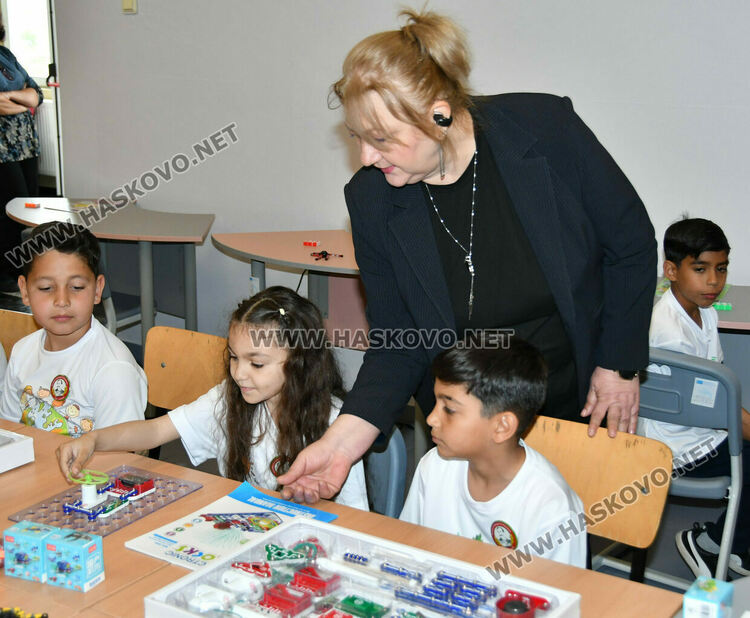 НУ &bdquo;Георги Сава Раковски&ldquo; в Хасково вече има модерен STEM център