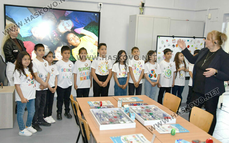 НУ &bdquo;Георги Сава Раковски&ldquo; в Хасково вече има модерен STEM център