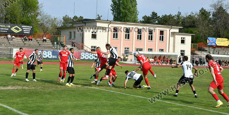ОФК &bdquo;Хасково&ldquo; с минимален успех над &bdquo;смърфовете&ldquo; 