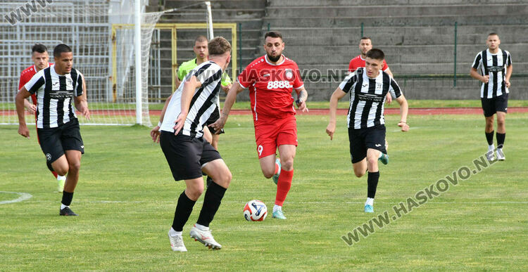 ОФК &bdquo;Хасково&ldquo; с минимален успех над &bdquo;смърфовете&ldquo; 