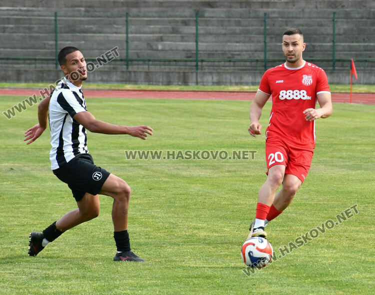 ОФК &bdquo;Хасково&ldquo; с минимален успех над &bdquo;смърфовете&ldquo; 