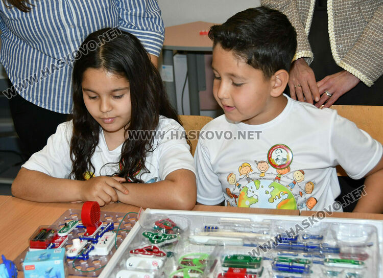 НУ &bdquo;Георги Сава Раковски&ldquo; в Хасково вече има модерен STEM център