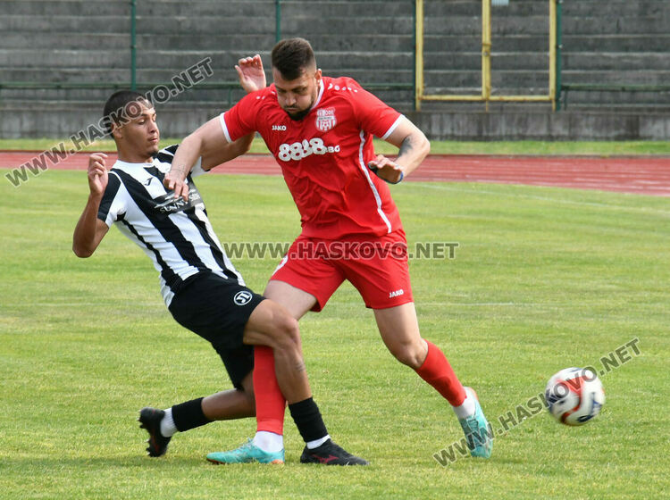 ОФК &bdquo;Хасково&ldquo; с минимален успех над &bdquo;смърфовете&ldquo; 