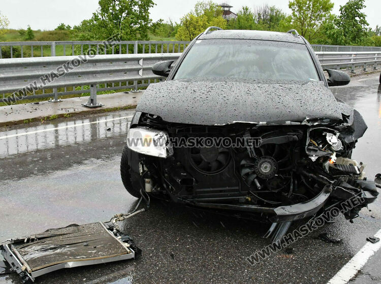 Фолксваген катастрофира на изхода на Хасково