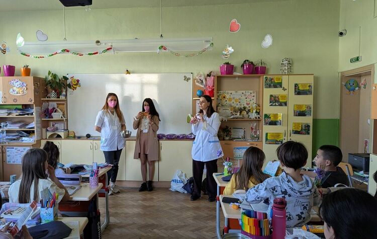 Най-важното за детското зъбно здраве научиха родители и деца от Смолян