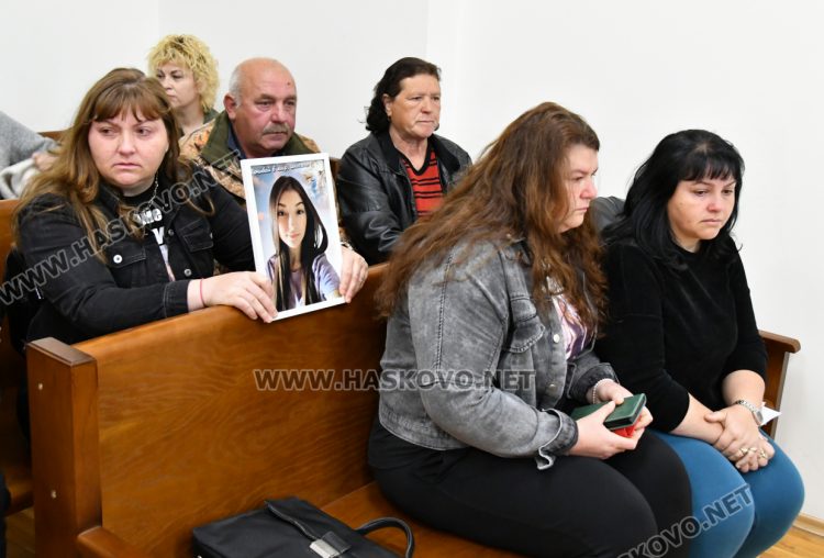 Близките на убитата Маги поискаха 1,8 млн. евро кръвнина от 18-годишния Иван