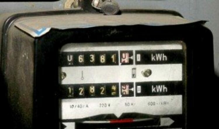 Дневната и нощната тарифа на тока: време ли е за промяна?