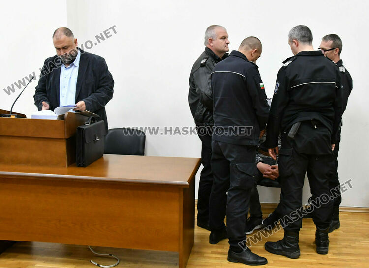 Иван Костов застана пред съда за убийството на Маги