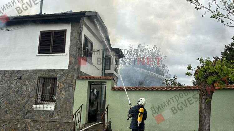 Пожар в село Крум остави 68-годишна жена без дом