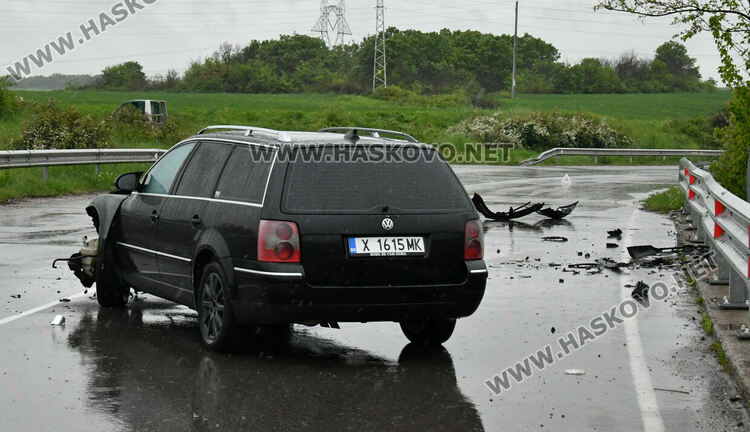 Фолксваген катастрофира на изхода на Хасково
