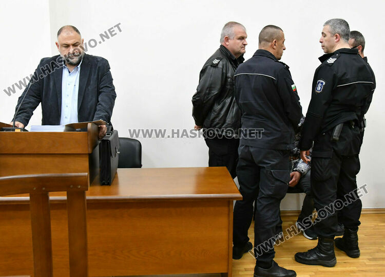 Иван Костов застана пред съда за убийството на Маги