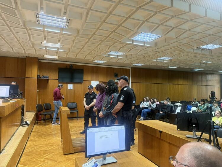 В деня на отворените врати: Над 50 деца участваха в наказателен съдебен процес на Окръжния съд в Смолян